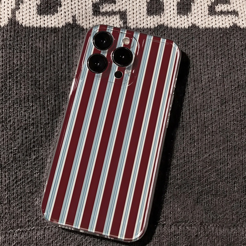 Bordo Mavi Çizgili Desenli Yum - Apple Iphone 15 Pro Max incelemesi ve fiyatı